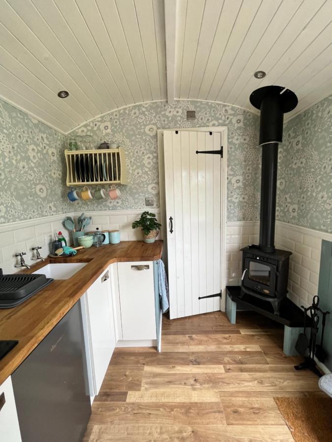 The Hazel Hut Villa Уестпорт Екстериор снимка